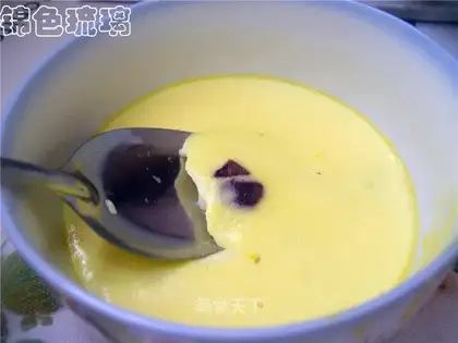 Stewed egg with purple potato milk