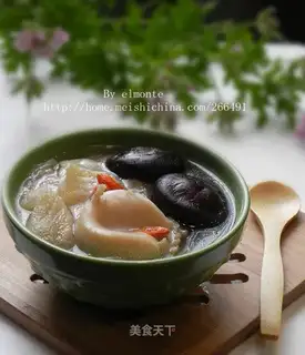Fish maw abalone chicken soup