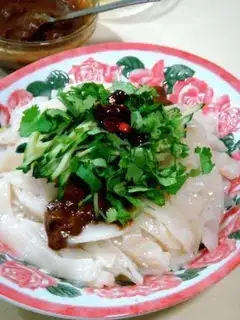 Making of sesame sauce cold rice noodles