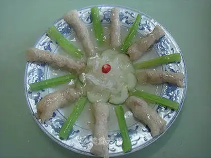 Fragrant bamboo fungus roll