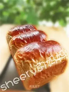 Purple potato stuffed bread