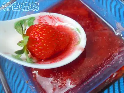 Microwave version of strawberry jam