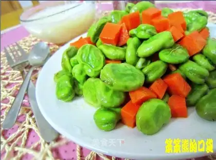 stir-fried diced carrot with broad beans