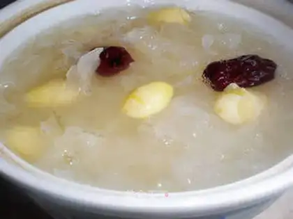 Ginkgo, white fungus and red dates soup