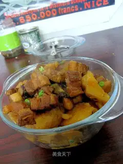 Braised pork with potato