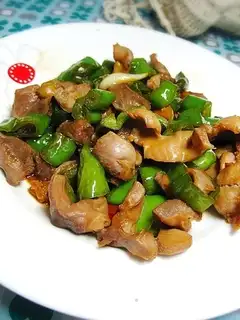 Fried chicken gizzards with garlic and pepper