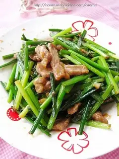 stir-fried beef with leek moss