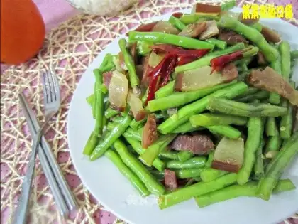 stir-fried bacon with beans