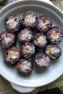 Black rice and coconut milk sushi