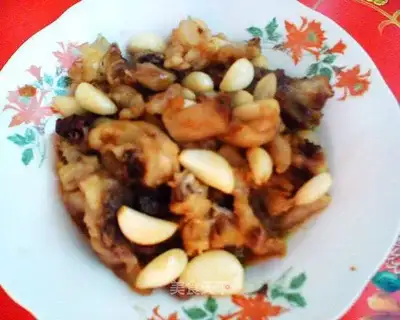 Braised tendon with garlic