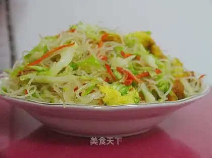 Fried rice noodles with eggs