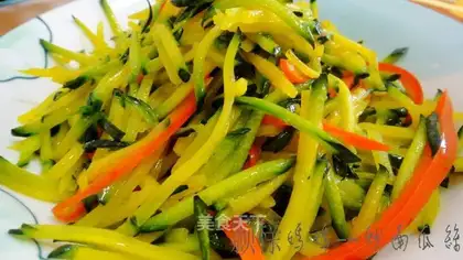 stir-fried shredded pumpkin with sweet pepper