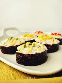 Tuna sushi