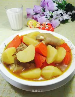 Curry pig hoof