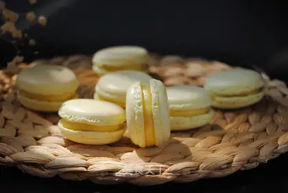 Lemon Macaron