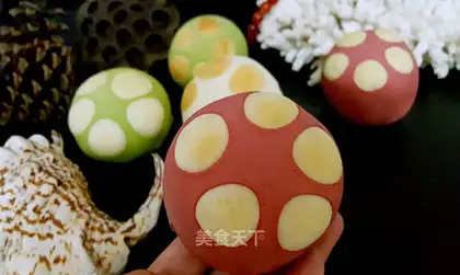 Colored mushroom bread