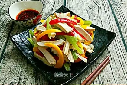 Celery pepper fried tofu