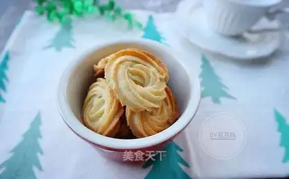 Cream cookies