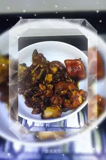 Red pig feet
