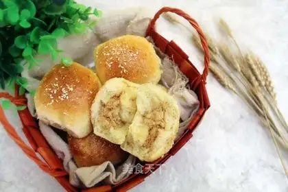 Cream of cream, coconut, soft bread