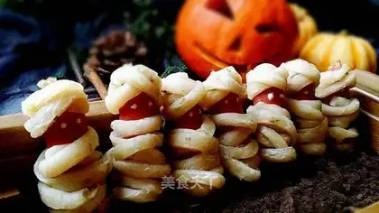 Hot dog mummies