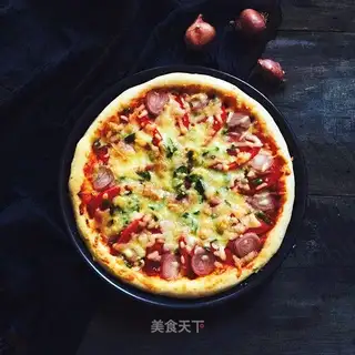 Little onion bacon pizza