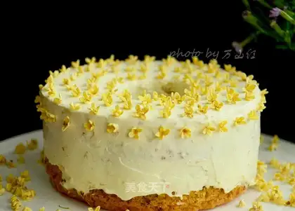 Cinnamon sponge cake