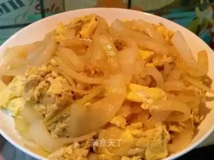 Onion fried eggs