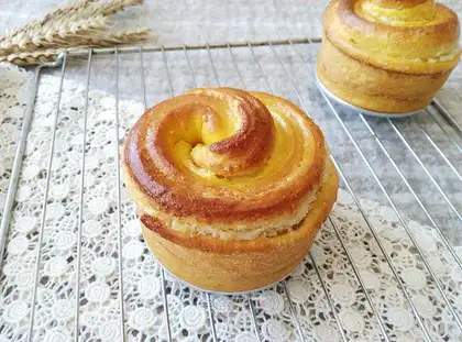 Pumpkin coconut roll