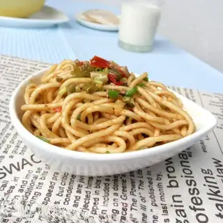 Hot dry noodles
