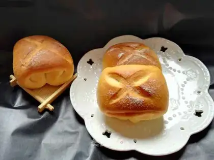 Japanese milk rolls