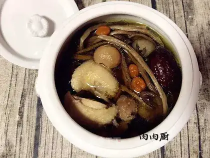 Tea mushroom chicken stew