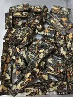 Homemade glue cake