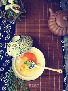 Goldmelon swallows