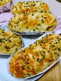 Onion cheese ham bread