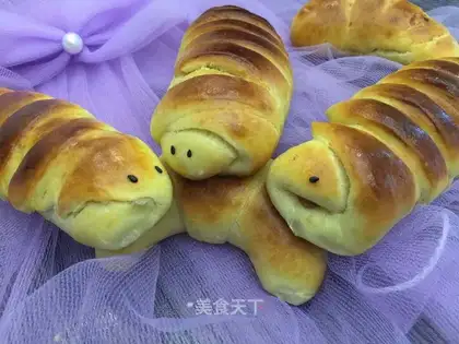 Improved caterpillar bread