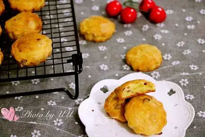 Creaming cranberry scones