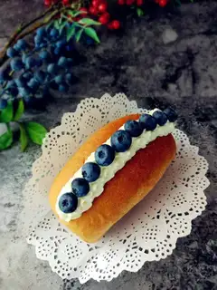 Super soft blueberry cream bread