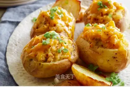 Cheese baked potatoes
