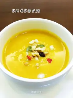 Fast hands of Korean pumpkin porridge