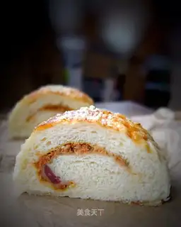 Meat and pine, rice bread