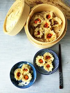 Flaming mushrooms and pork