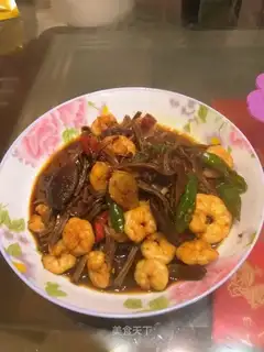Tea mushrooms and shrimp
