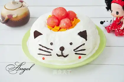 Cat, fruit, cream cake