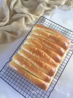 Meat pine buns