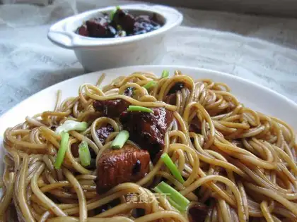 Sweet chicken noodles