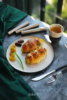 Sesame rolls