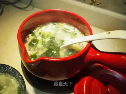 Sea cucumber spinach soup