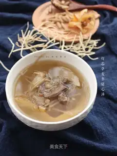 Light grass, wheat and pig heart soup