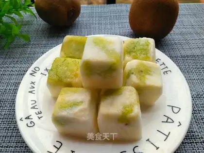 Yogurt and fruit ice